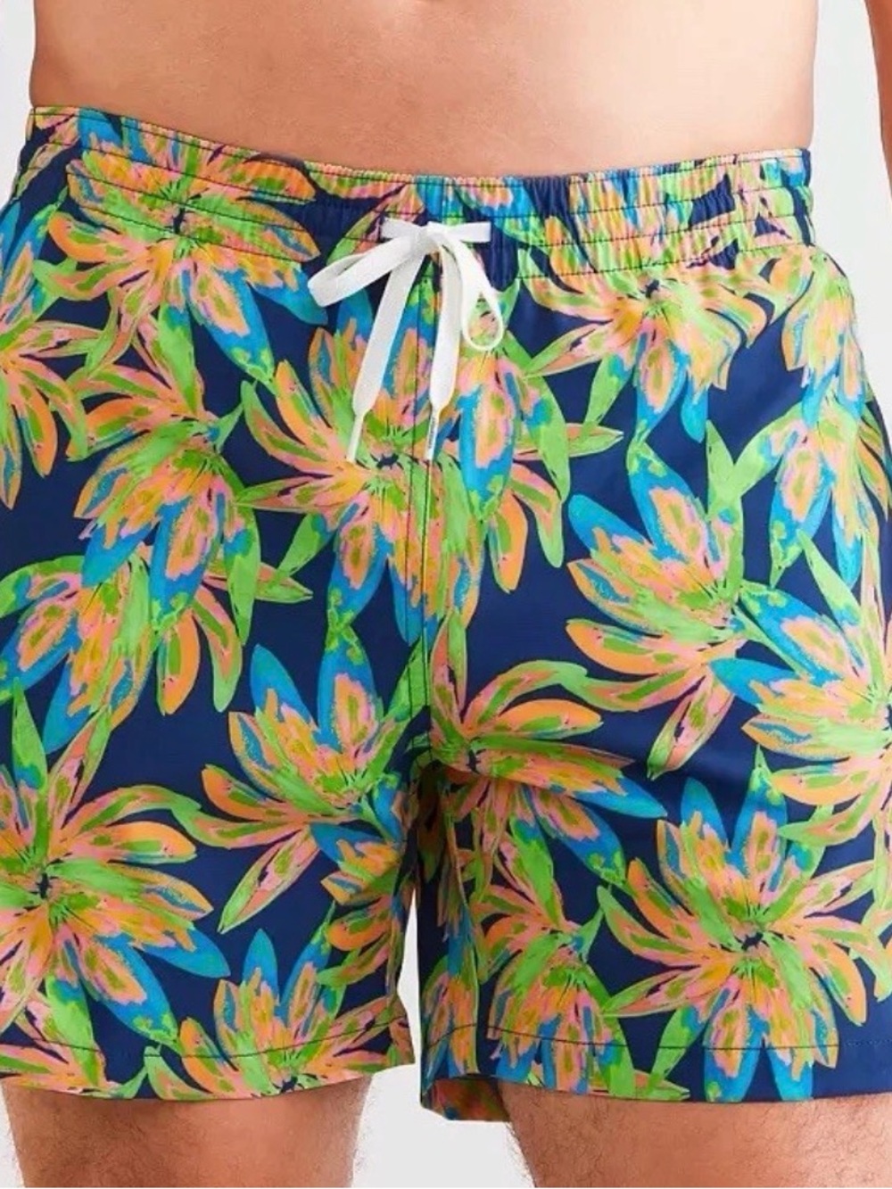 NWOT Chubbies Youth The Ocean Flowers Swim Trunks Size Medium